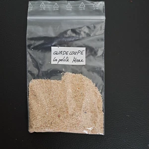 Sand aus  Frankreich- Guadeloupe- Insel la petite terre  ca. 30 g - Bild 1 von 1