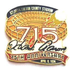PIN BRAVES HANK AARON PIN FULTON CO ESTADIO 715 ANIVERSARIO. COMM. PIN de béisbol con fecha - Imagen 1 de 4