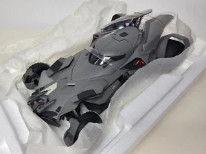HOTWHEELS ELITE Batman vs Superman Batmobile Model No. CMC89 (A) - Picture 1 of 19