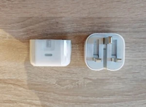 Apple UK Ladegerät Modell A2344 20W USB‑C Power Adapter Reiselader NEU England - Bild 1 von 2