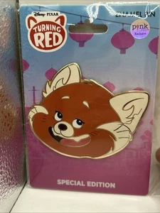 Disney Mei Mei Turning Red Portrait Red Panda - JUMBO 3" Pin /300 Pink A La Mode - Imagen 1 de 3