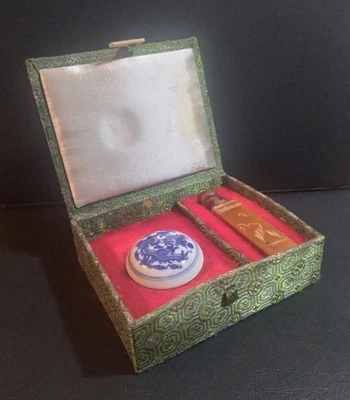 Vintage Chinese Seal Set (Chop) Original Box w/Blue and  White Porcelain Ink Pot - Image 1 of 4