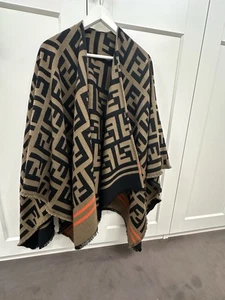 FENDI Designer Poncho, 100% Merinowolle extra fine Braun/Schwarz /Rot - Bild 1 von 4