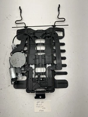 2012-2015 Volkswagen Passat Front Left Seat Lumbar OEM. - Image 1 of 4