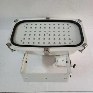 Daeyang PF50L-550UWCFC60 50W 100-277VAC 50/60Hz IP67 LED Marine Floodlight - Picture 1 of 10