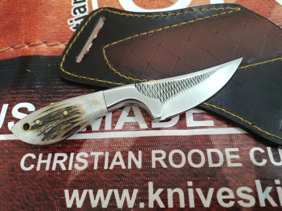CUCHILLO VAQUERO DE CAZA PERSONALIZADO FORJADO A MANO CON MANGO Y FUNDA DE CIERVO Foto 1 de 3