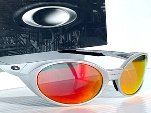 NEW Oakley EYE JACKET Metallic Silver POLARIZED Galaxy RUBY Sunglass 9438 - Picture 1 of 12