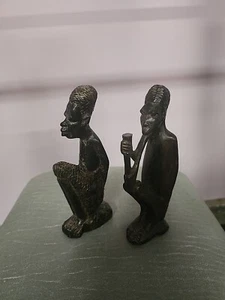 Handgeschnitzter afrikanischer Ebenholz Mann mit Pfeife und sitzendem Mann - Bild 1 von 6