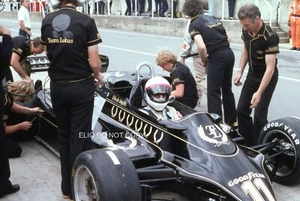 LOTUS 91 ELIO DE ANGELIS 35 MM SCHIEBE BRITISCH GP 1982 PITS PRO JPS FOTO - Bild 1 von 3