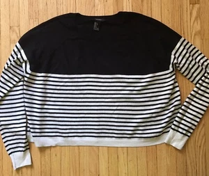 Forever 21 Women's Striped Sweater Sz. Large 29.99 Black/White Pre-owned - Picture 1 of 3