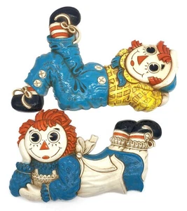 Set di 2 targhe da parete vintage 1977 Raggedy Ann e Andy - Foto 1 di 3