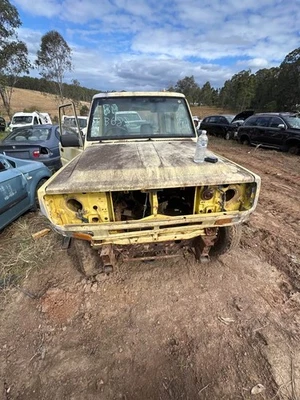 1987 Daihatsu Rocky Bonnet Latch F70/F75/F77/F80 Petrol Manual #B688 - image 1 of 4