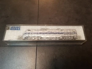 Kato 176-6002 N Scale P42 Genesis Diesel Locomotive Amtrak PHIV #77 DC - Picture 1 of 2