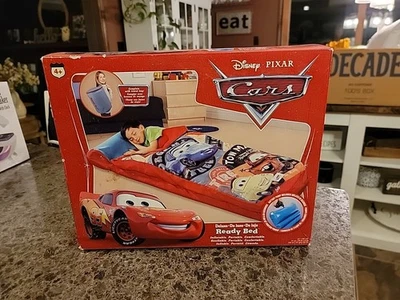Disney's Pixar Cars inflable cama lista nueva en caja. Foto 1 de 4
