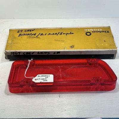 Nuevo OEM GM 5958523 1967 CHEVY BISCAYNE LUZ TRASERA LENTE LH 427 396 4 velocidades Foto 1 de 4
