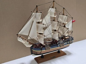 HMS Endeavour Modell Segelschiff aus Holz - Bild 1 von 9