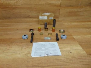 Rear Caliper Guide Sleeve Repair Kit Genuine Mercedes 739/745 - A0004200676 - Picture 1 of 1