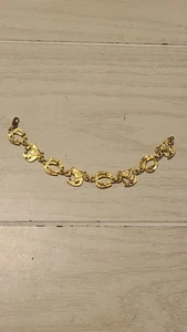 Vintage Horses And Horseshoes Gold Tone Bracelet Equestrian Derby 7 1/4" - Picture 1 of 7