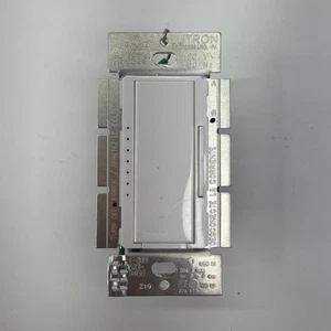 Used Lutron Maestro MACL-153M Dimmer White 120V 60 Hz - Picture 1 of 4