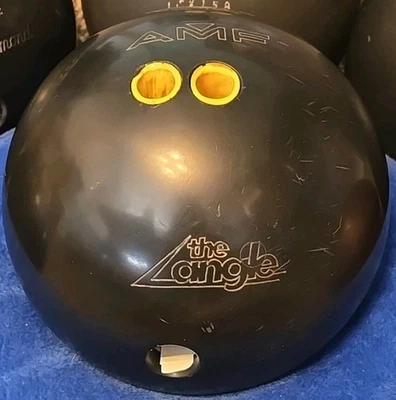 Bola de boliche AMF The Angle 16 lb negra perforada IUOZ118 de colección  Foto 1 de 4