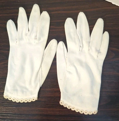 Guantes formales elásticos vintage para niñas de 8" cosidos a mano, detalle de ojales, blancos Foto 1 de 3