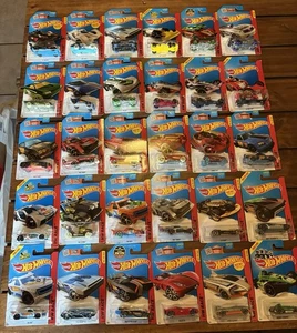 30 Hot Wheels HW Race Die Cast Autos - Bild 1 von 11