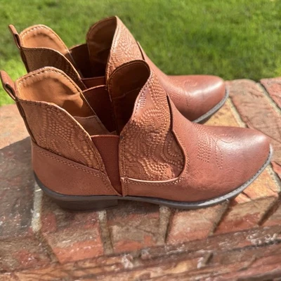 NUEVO EASY STREET Mujer Talla 7 Leyendas Imitación Cuero Marrón Botines de Vaquero Foto 1 de 4