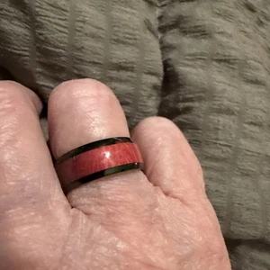 Fashionable 8mm Stainless Steel Size 7 Ring In Black A/red Opal Inlay - Picture 1 of 9