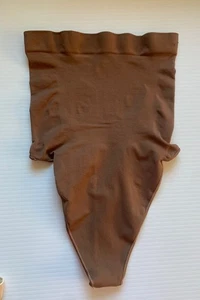 SKIMS Sz Medium Seamless Sculpt High-Waisted Thong Dark Brown Underwear - Picture 1 of 4