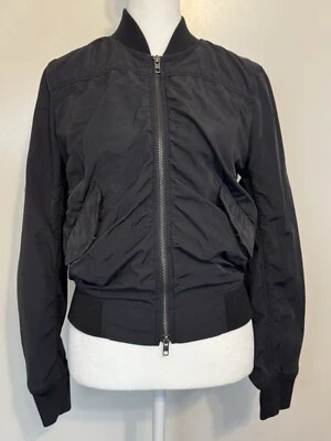 Chaqueta Bomber Vince Mujer XS Negra Bolsillos Acanalados Cremallera Frontal Ligera Foto 1 de 4