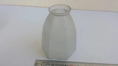 Ancienne tulipe ART DECO  hexagonale en verre dépoli. - Photo 1/4