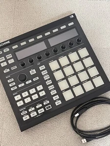 Native Instruments MASCHINE MK2 Groove Production Studio MIDI Controller Tested - Picture 1 of 20