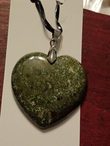 ~ Stunning Dragon's Blood Jasper Pendant Healing Stone Wicca Pagan - Picture 1 of 1