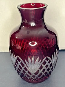 Vaso vintage Godinger Crystal Legends di cristallo taglio rosso made in Romania - Foto 1 di 7