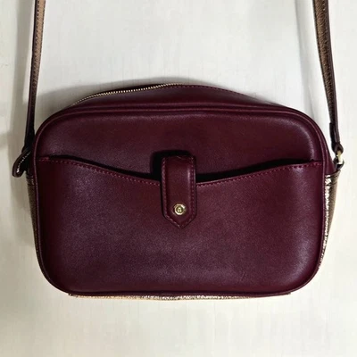 Bandolera/bolso para cámara GILI de cuero borgoña tono dorado rosa accesorios usados en excelente estado  Foto 1 de 4