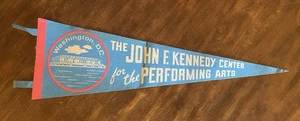 Banderín vintage del Centro John F. Kennedy para las Artes Escénicas Washington, DC - Imagen 1 de 6