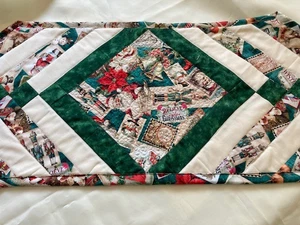 Weihnachten "Weihnachtsmann Postkarten" Gesteppter Tischläufer Wende!! Var.3 - Bild 1 von 6