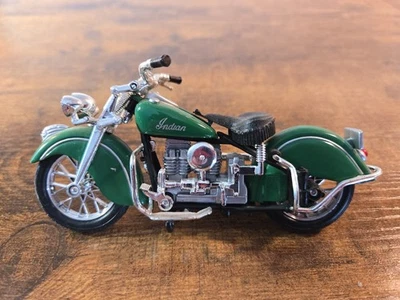 Maisto 1:18 2-Wheelers Collection – Indian Motorcycle – Green – Diecast Model  - Image 1 of 4