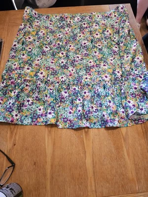 Ladies floral size 20  tired skirt elastic waist crinkle fabric no ironing - Image 1 of 4