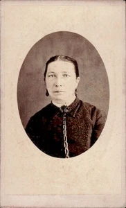 Woman Portraint A.C. Pethericks Studio CDV Card Photograph (CDV4-6) - Picture 1 of 3