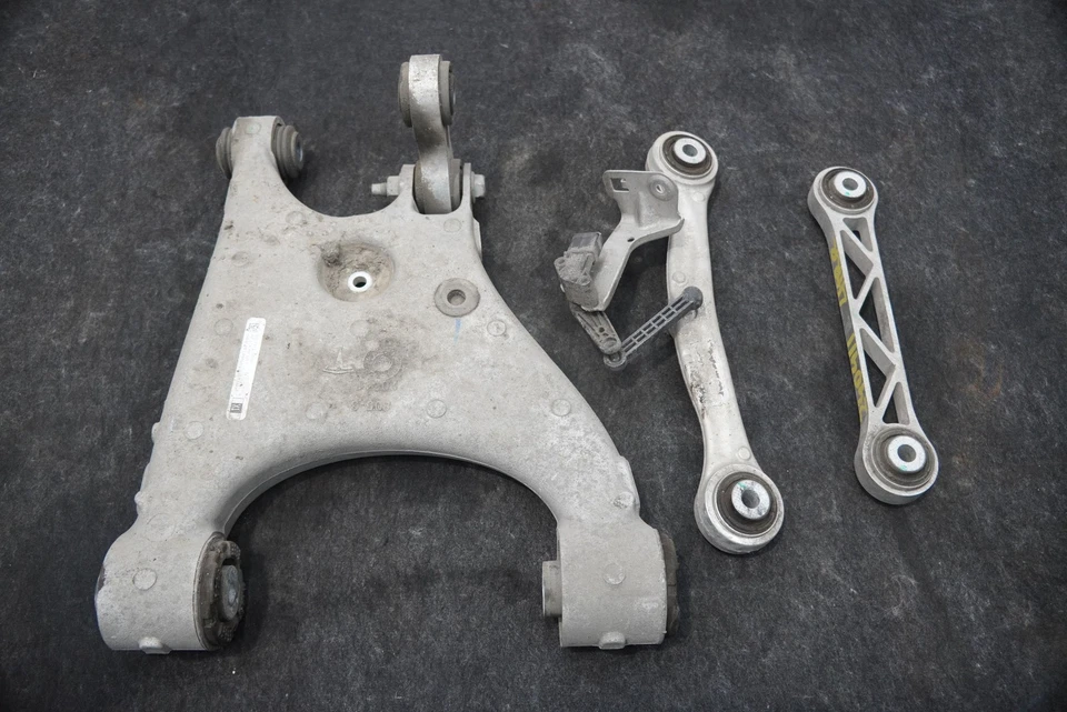 Set Rear Suspension Left Control Arm 1027451-00-D OEM Tesla Model X 2018 - Image 1 of 4