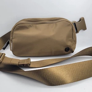 NWOT Lululemon Everywhere Belt Bag Artifact Original version Rare Caramel.Brown - Picture 1 of 10
