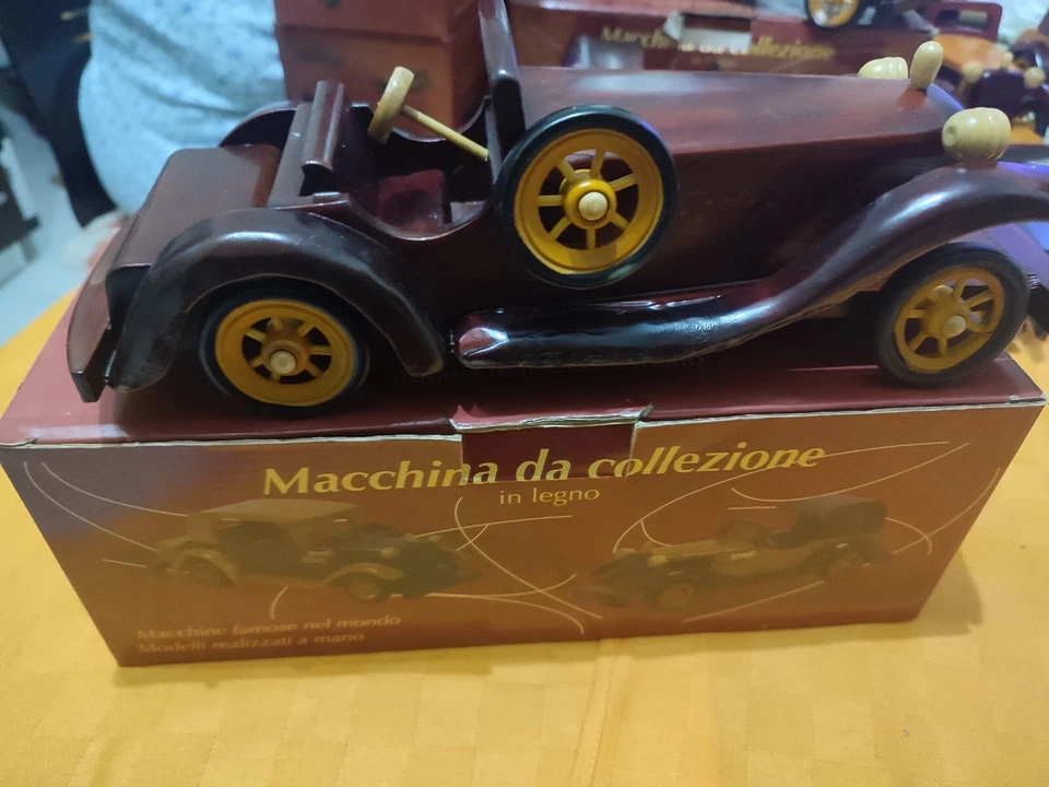 Modellino auto d'epoca in legno fatto a mano nuova Con Scatola  - Immagine 1 di 4