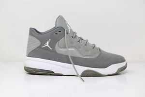 Scarpe da basket Jordan Max Aura 2 grigio bianco taglia UK 12 EUR 47,5 CM 31 - Foto 1 di 9