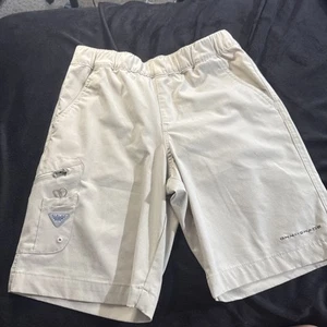 Boys Size Medium Pull On Columbia PFG Omni-Shade Khaki Shorts - Picture 1 of 7