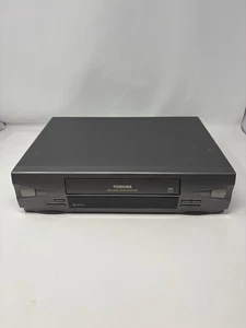 Toshiba M 454 VCR 4 Head VHS Video Cassette Player Recorder NO Remote WORKS - Picture 1 of 4