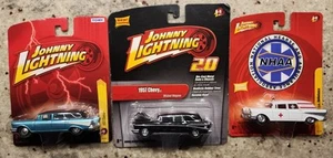 Johnny Lightning 2.0 1957 Chevy Hearse+Ambulance Lot 3 2010 Wicked Wagons NHAA - Picture 1 of 2