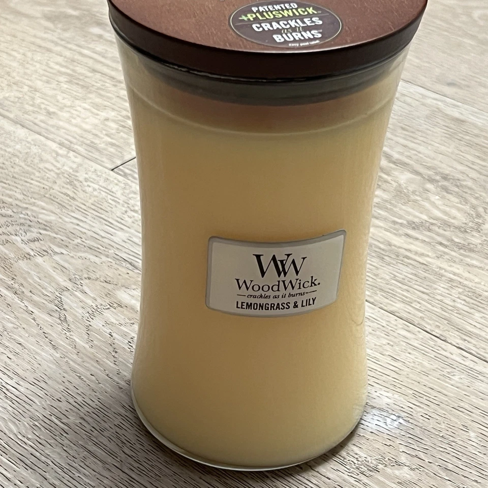 Woodwick Soy Wax Scented Candle - Large 17cm / 21.5 oz - Lemongrass & Lily - Image 1 of 4