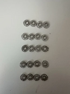 Dischi Freno In Metallo Bianco Per Auto Da Corsa Scala 1/43 Rally, Pista Ecc. - Immagine 1 di 4