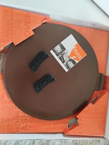 Longaberger Flameware Pizza Pan Chocolate Brown w/grips Mint Condition FREESHIP - Picture 1 of 1